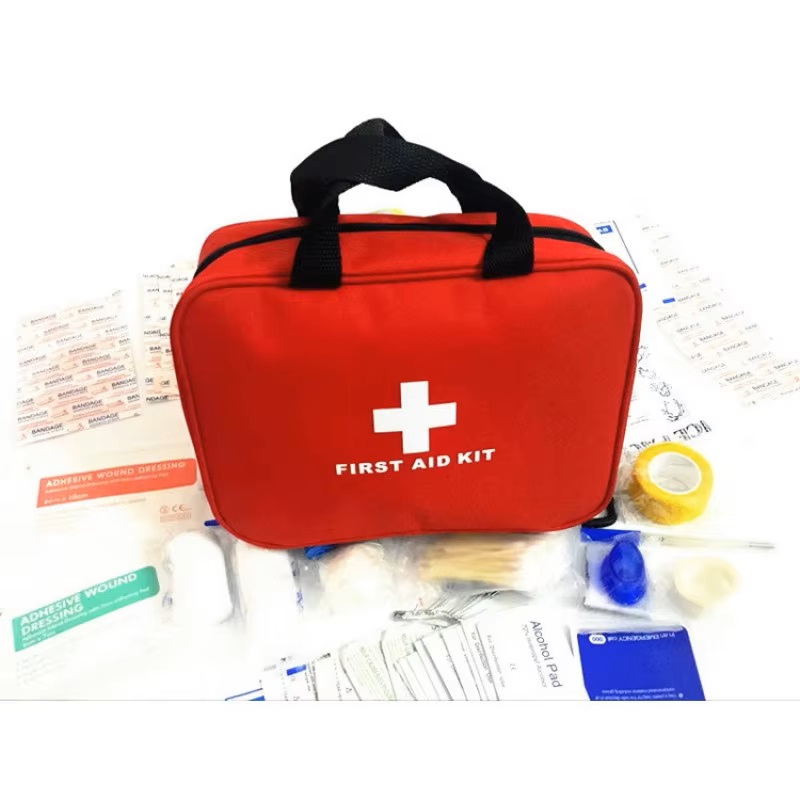 コンパクトで軽量なバッグ付き救急セット、家庭/車/旅行用の高 - First Aid Bag Kit のレビューと価格